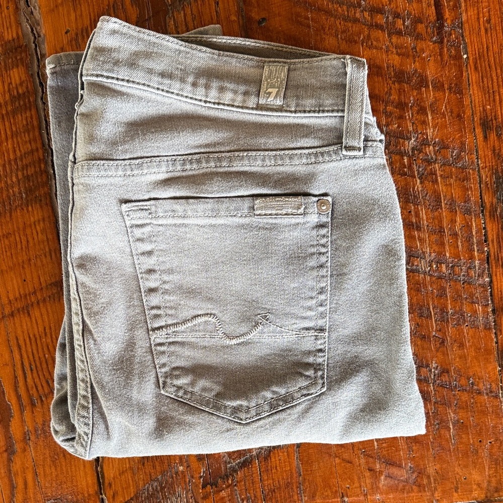 7 For All Mankind Light Gray distressed Ankle Gwenevere Jeans size 29
